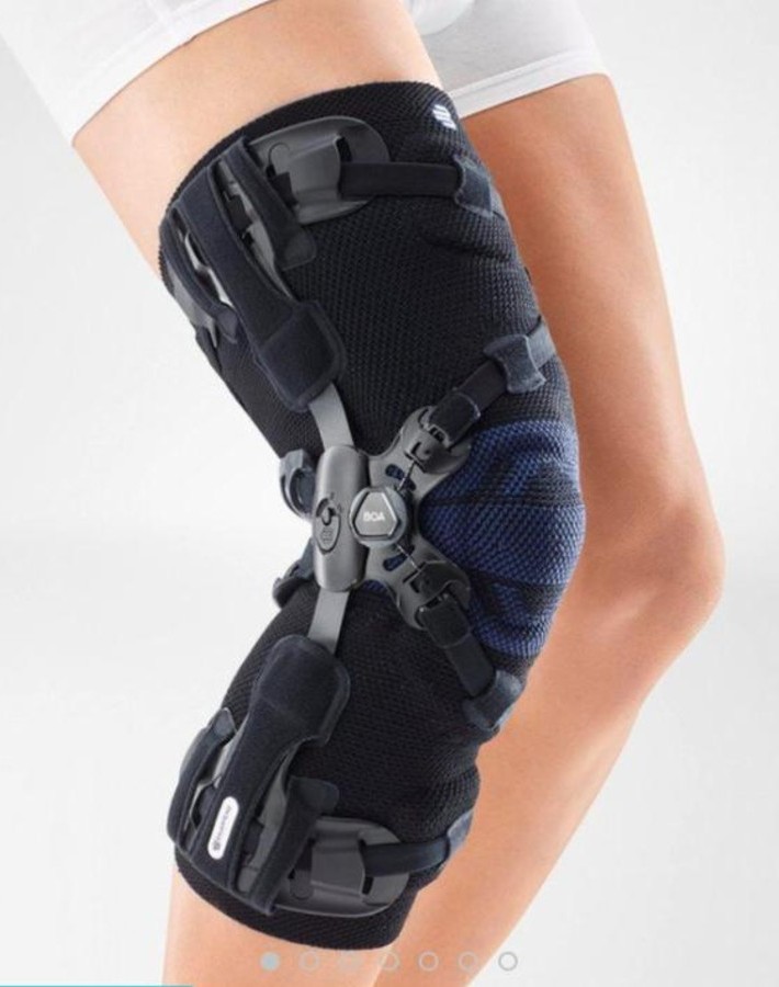Bauerfeind GenuTrain OA unloader knee brace worn on the knee