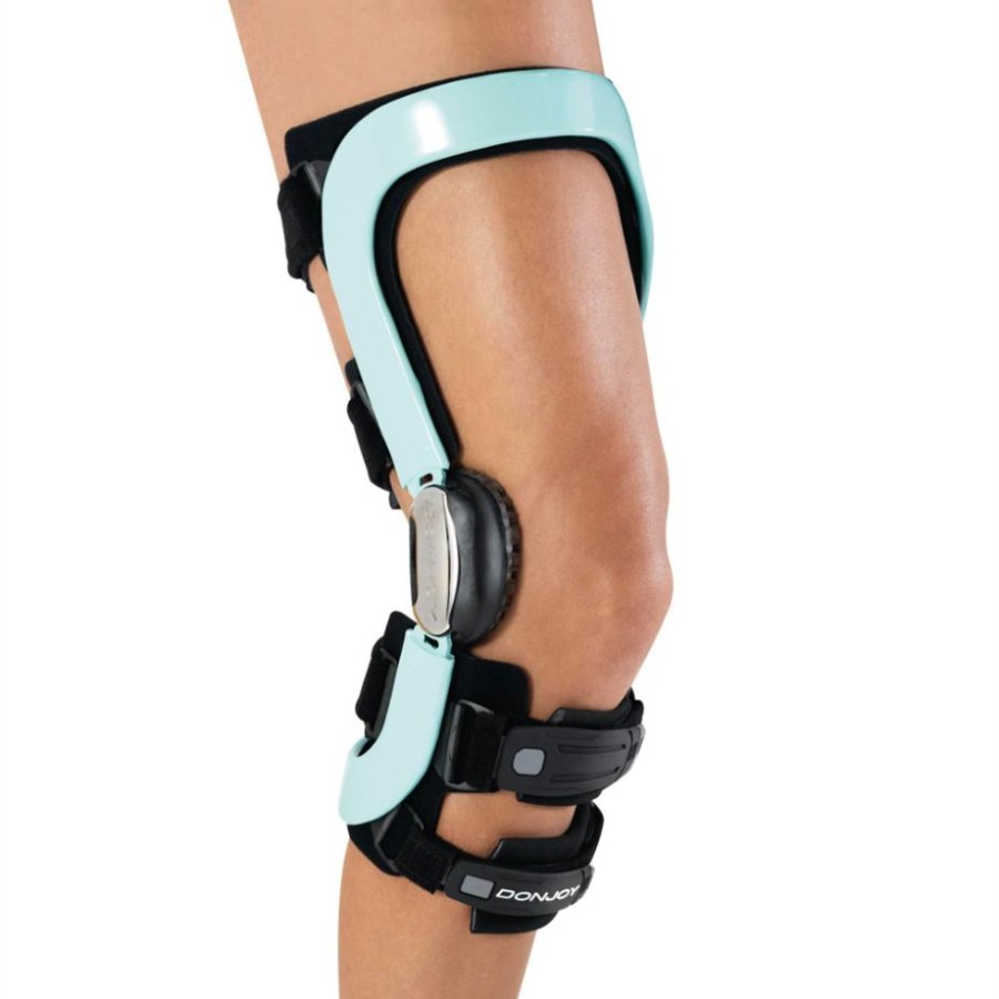 DonJoy Defiance custom ligament knee brace for contact sport, worn on the knee